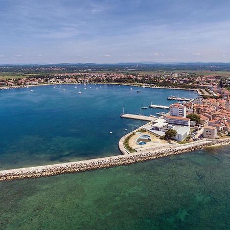 Lovely Apartment In Umag With Kitchen מראה חיצוני תמונה