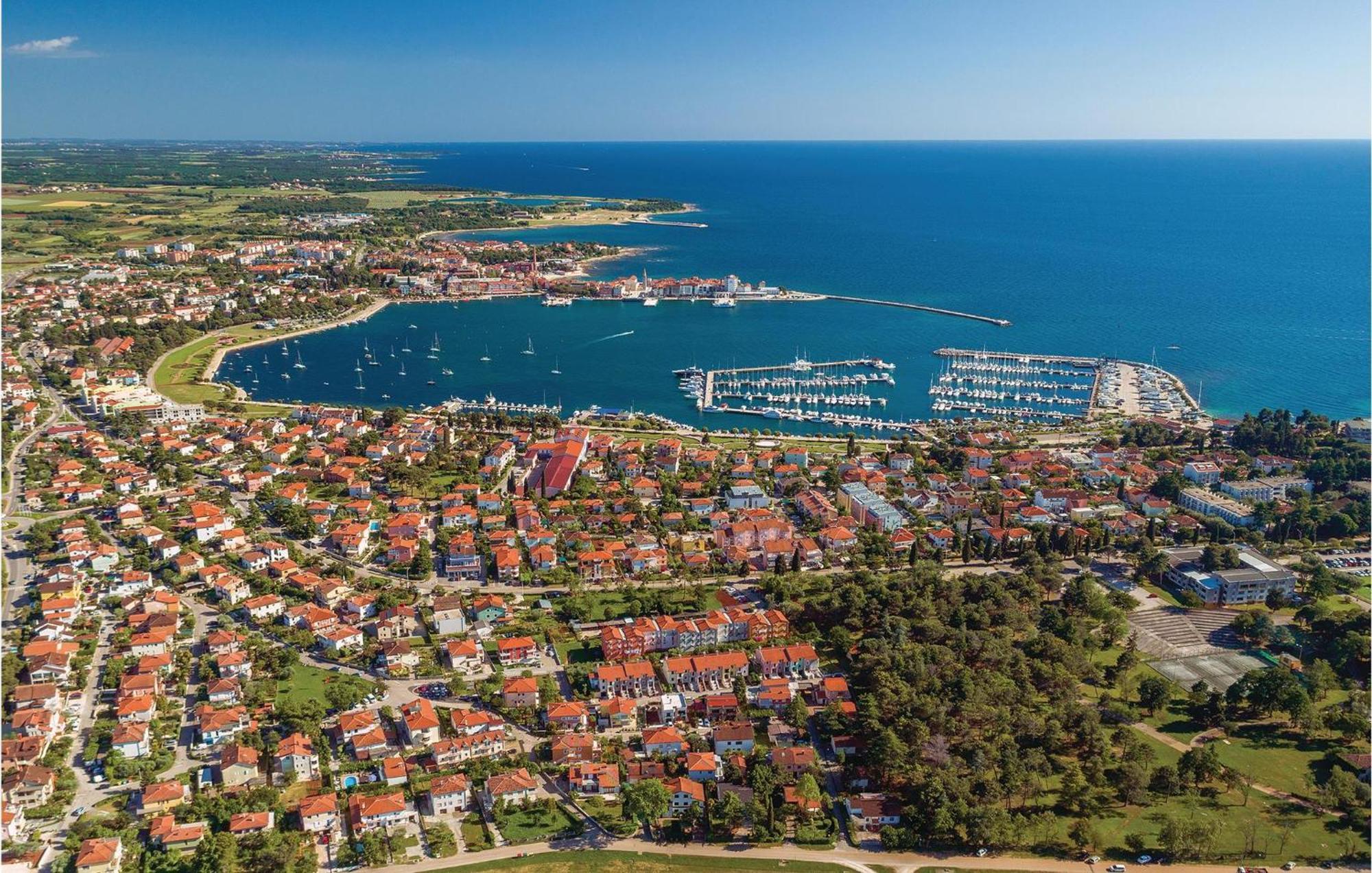 Lovely Apartment In Umag With Kitchen מראה חיצוני תמונה