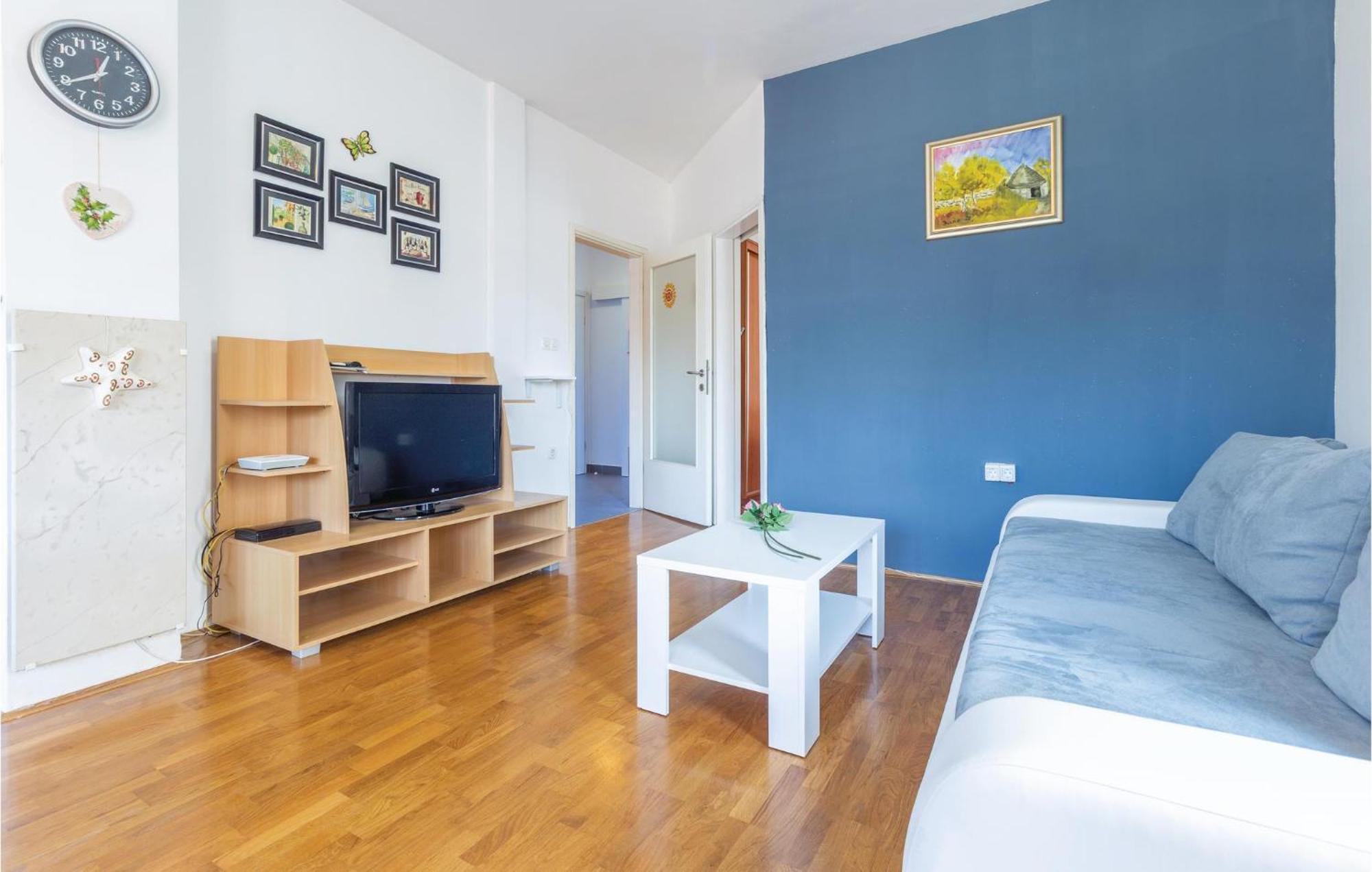 Lovely Apartment In Umag With Kitchen מראה חיצוני תמונה